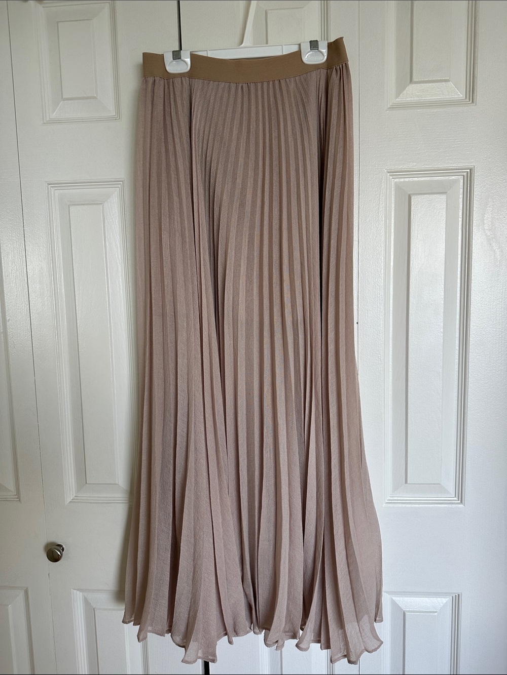 BCBGMaxAzria Light Blush Pleated maxi Skirt